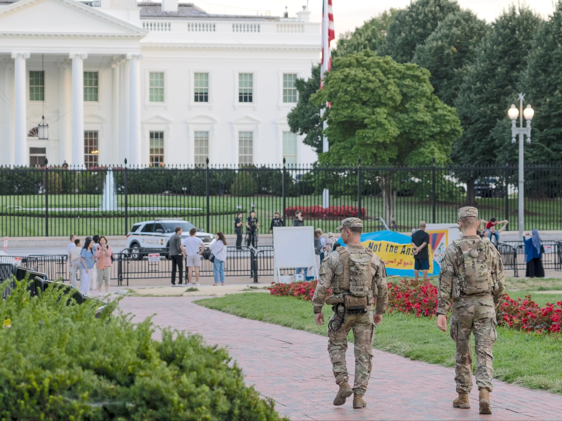 Shooting close  the White House. US halts immigration applications of Afghans