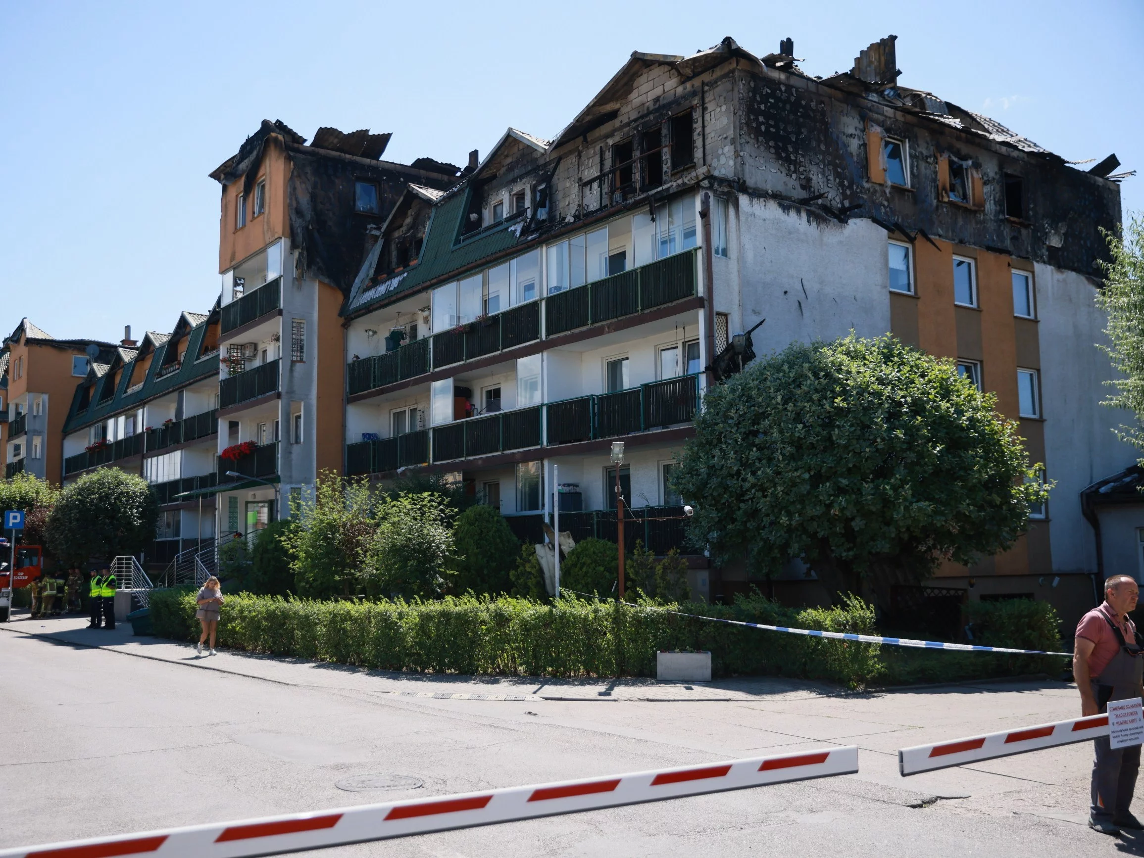 Spalone budynki mieszkalne w podwarszawskich Ząbkach
