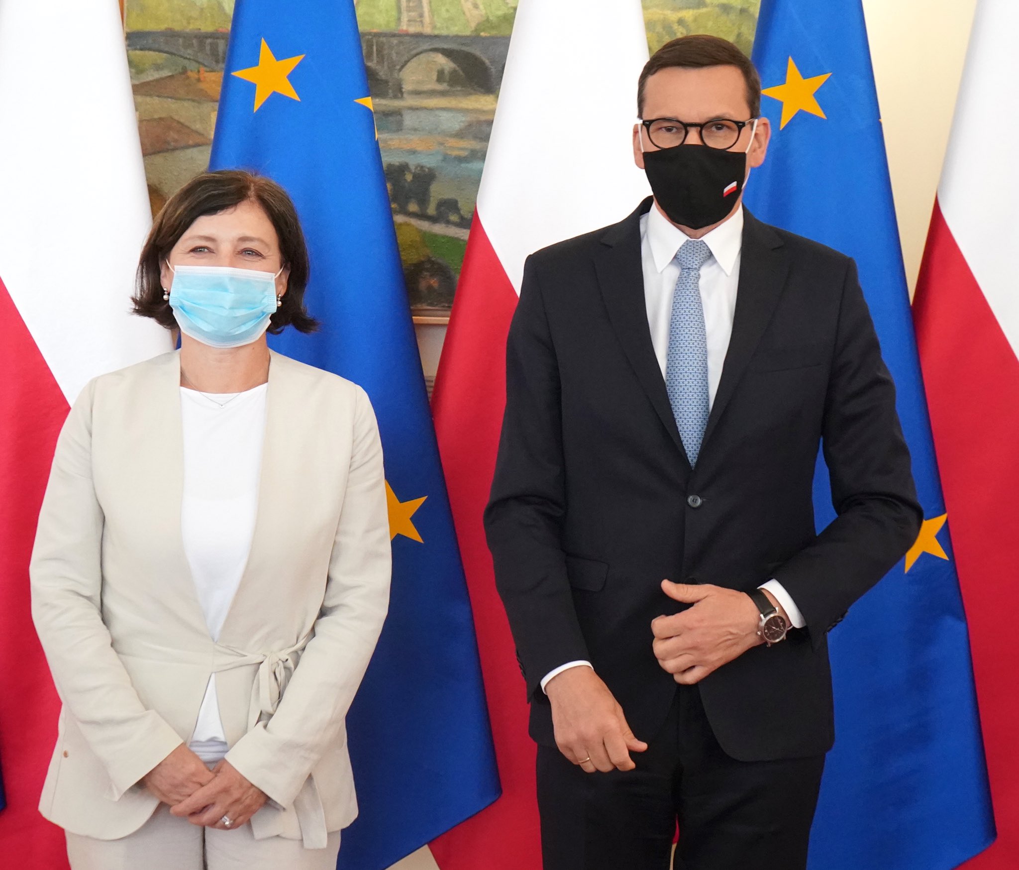 Vera Jourova i Mateusz Morawiecki podczas spotkania w Warszawie