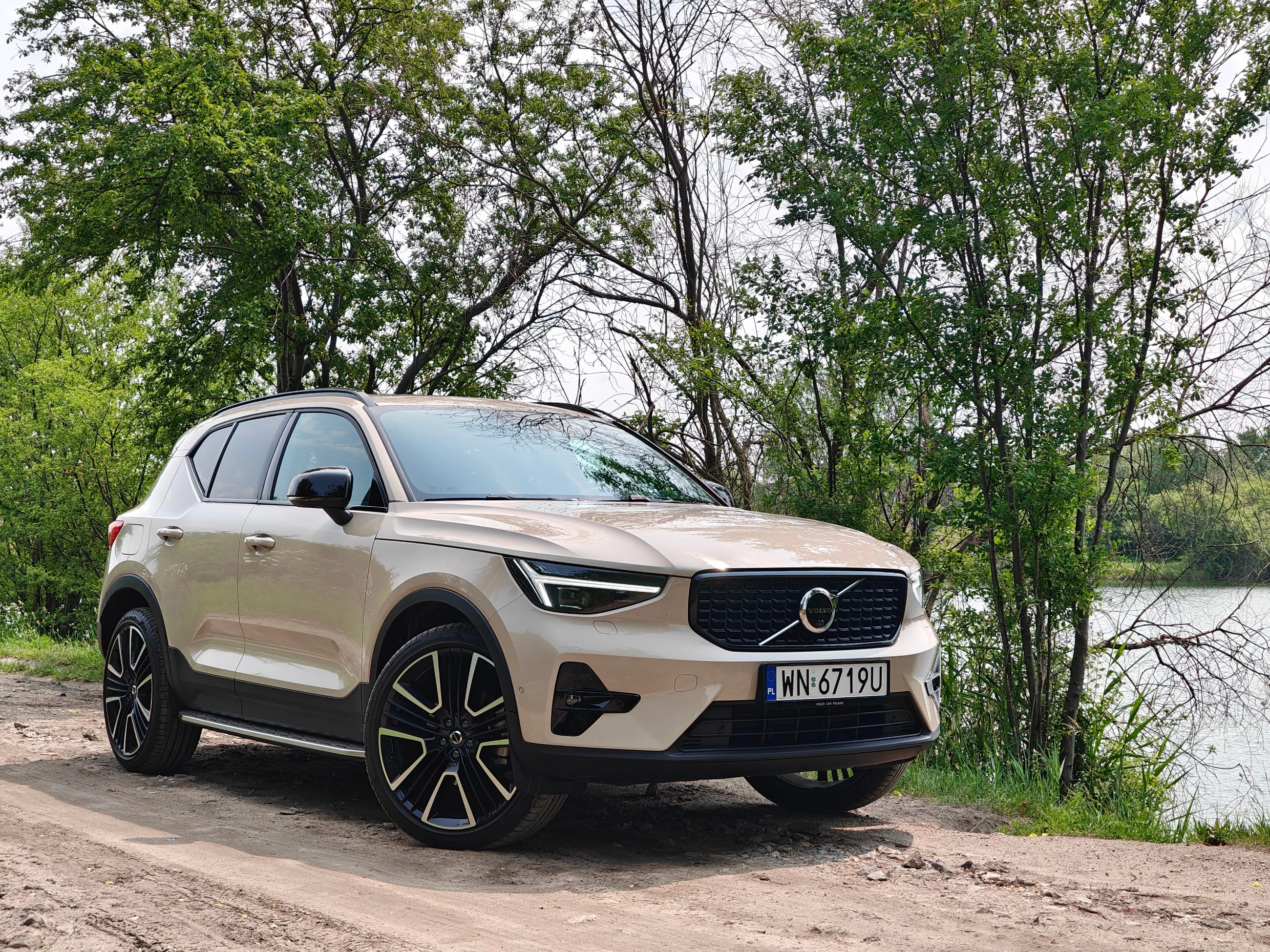 Volvo XC40 (B4)