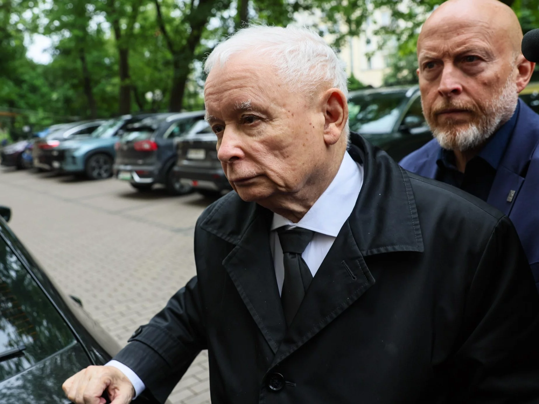Jarosław Kaczyński w drodze na przesłuchanie