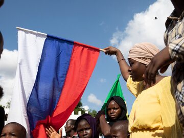 W Mali protest przeciwko Francji odbywał się z rosyjskimi flagami, Bamako, 22 września 2020 r.