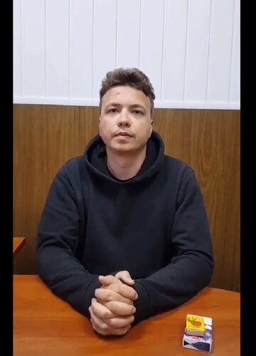 W mediach pojawiło się nagranie, na którym widać Protasiewicza w areszcie śledczym.