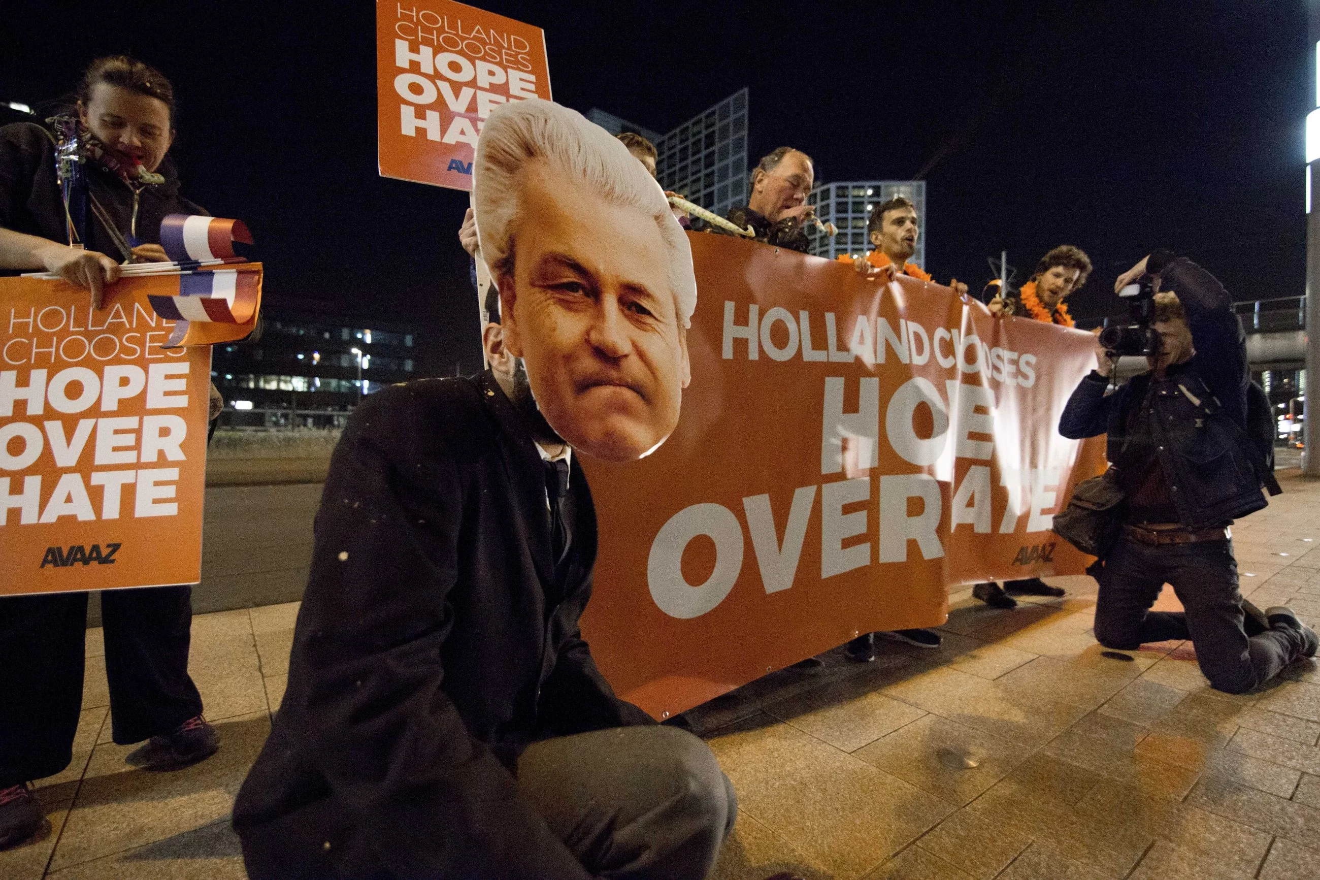 Demonstracja poparcia dla Marka Ruttego