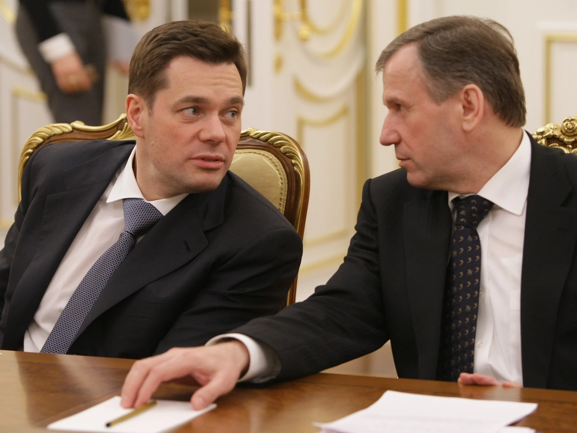 Aleksiej Mordaszow (z lewej), najbogatszy Rosjanin