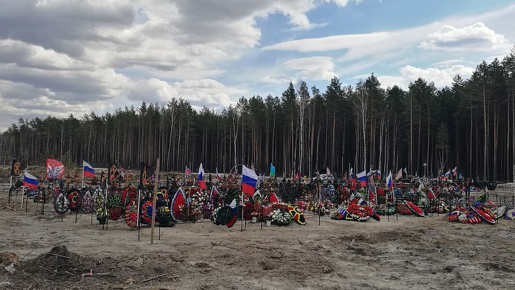 Groby poległych na Ukrainie. Cmentarz w rosyjskim mieście Tiumień