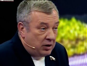 W rosyjskiej telewizji publicznej, deputowany do Dumy Państwowej Andriej Gurulow groził Wielkiej Brytanii atakiem z użyciem broni nuklearnej.