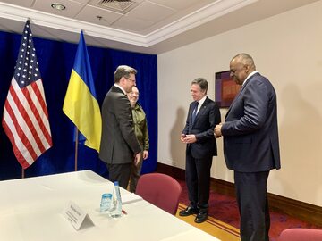 W rozmowach delegacji Ukrainy i USA wziął także prezydent Joe Biden. Spotkanie odbyło się w Warszawie.