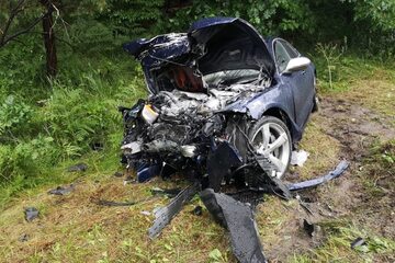 W samochód, którym podróżowała rodzina, uderzyło z dużą prędkością audi S7