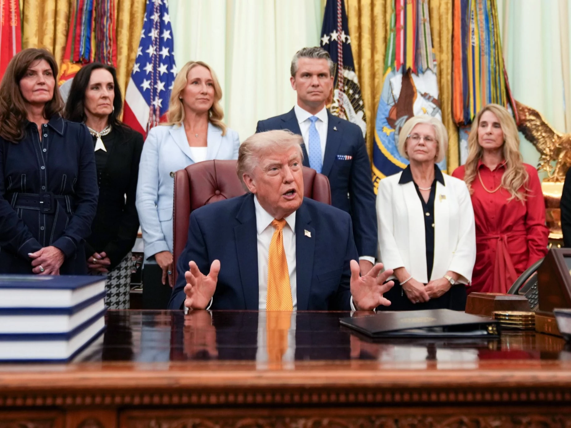 Prezydent USA Donald Trump w Gabinecie Owalnym