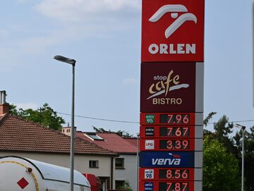 W związku z wysokimi cenami paliw w czerwcu 2022 roku kierowcy blokowali stacje Orlenu
