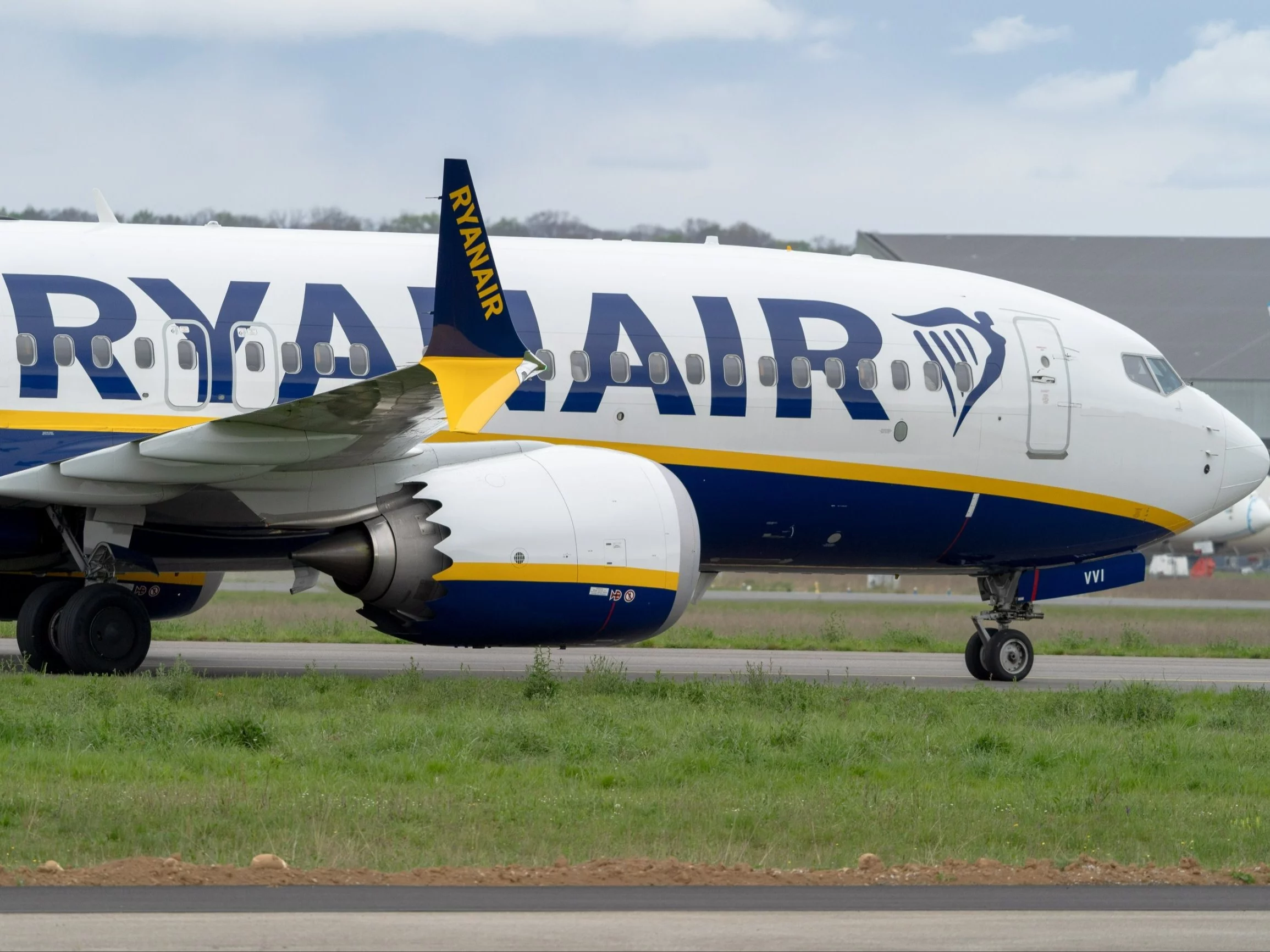 Boeing 737 MAX 8-200 - 9H-VVI from Ryanair close view