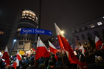 Warszawa, 11.01.2024. Organizowana przez Prawo i Sprawiedliwości manifestacja ph. "Protest Wolnych Polaków"