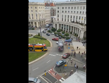 Warszawa: Antypedofilska ciężarówka zatrzymana przez przeciwników