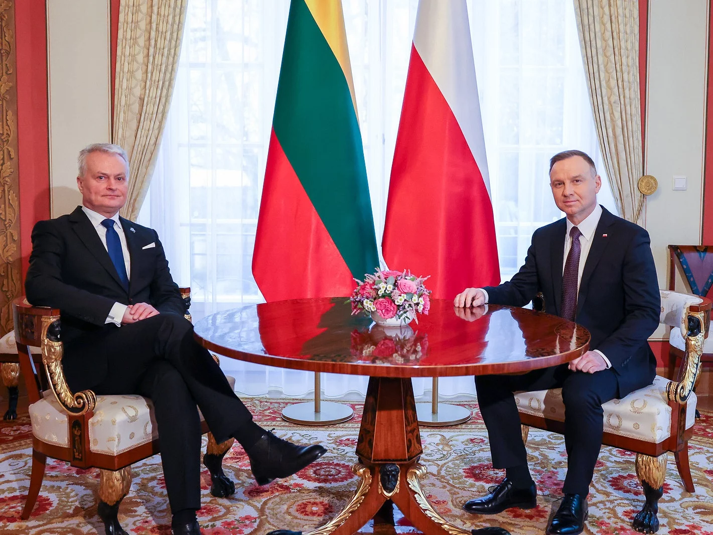 Prezydent Litwy Gitanas Nausėda (L) i prezydent Andrzej Duda (P)