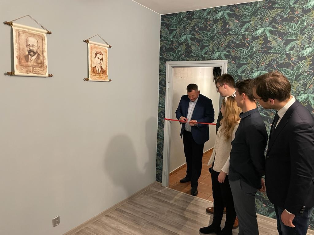 Dr Krzysztof Tenerowicz otwiera Centrum Myśli Narodowej