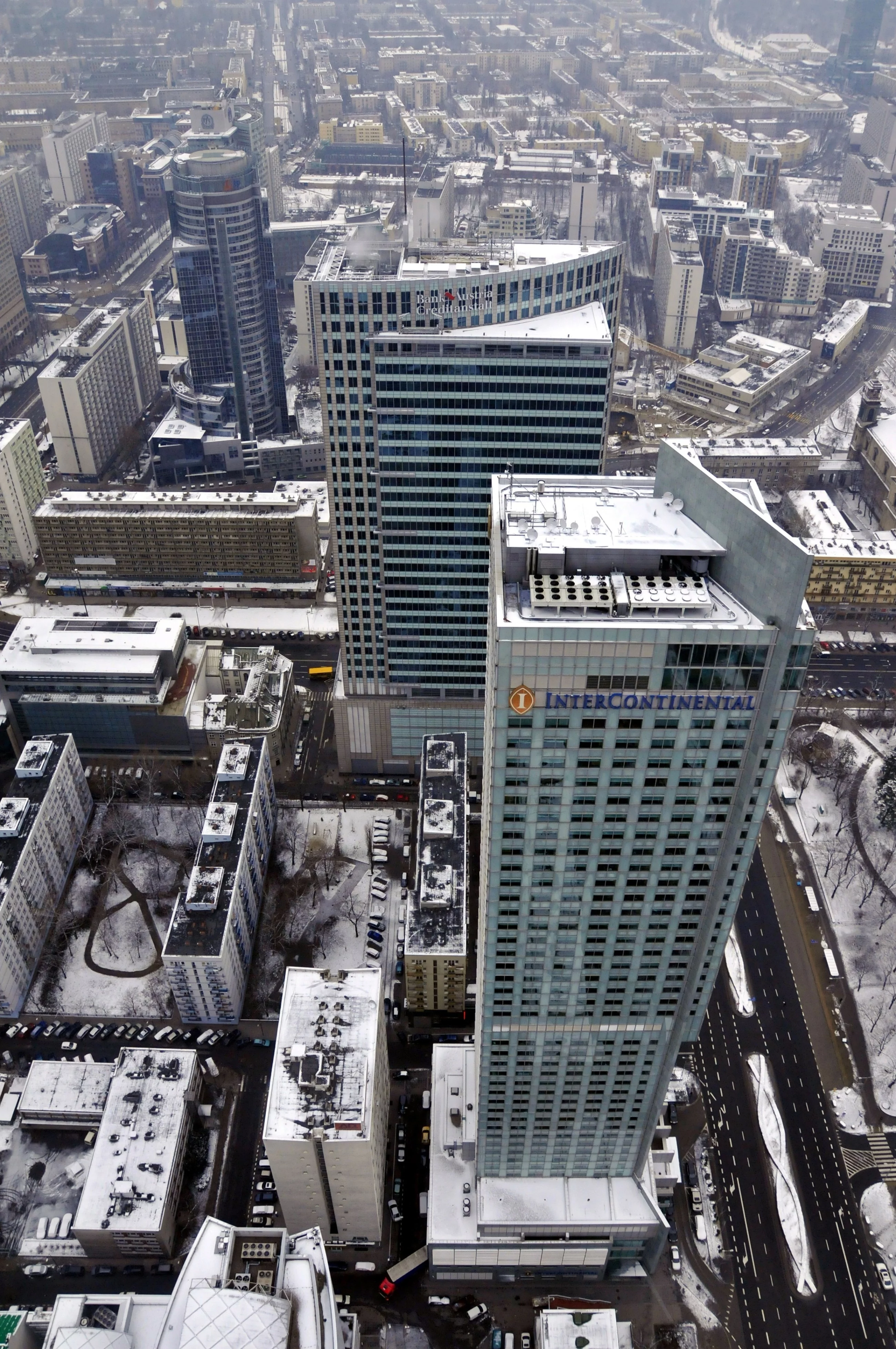 Panorama Warszawy. Widok na wieżowce Hotel Intercontinetal i Rondo 1