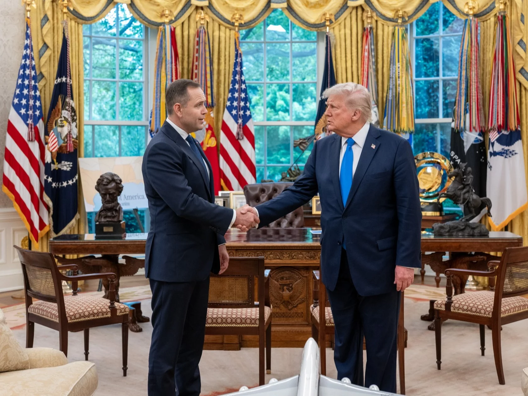 Karol Nawrocki i Donald Trump w Gabinecie Owalnym