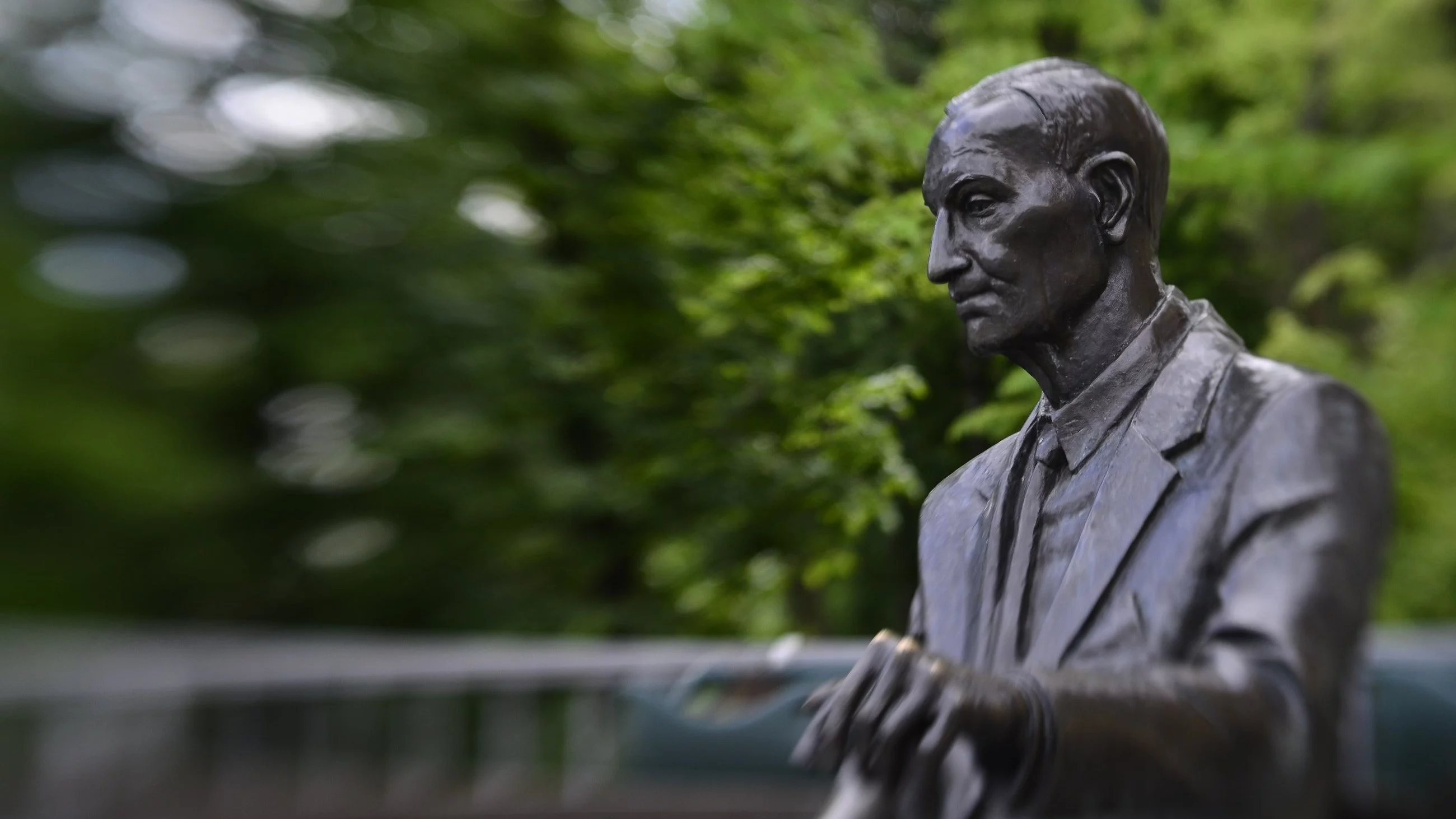 Jan Karski - pomnik w Kielcach