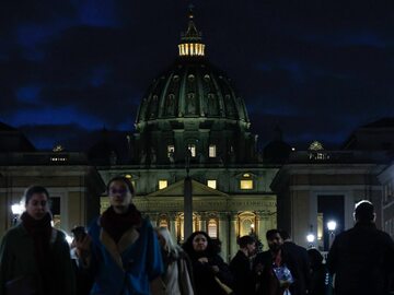Watykan żegna papieża seniora Benedykta XVI