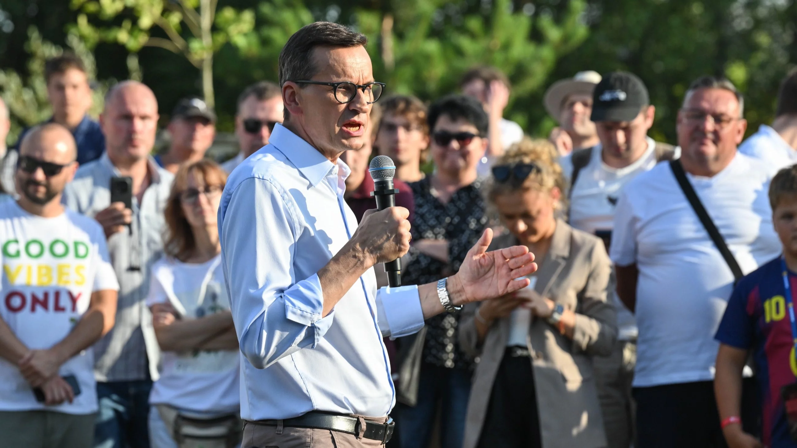Przewodniczący KP Rozwój Plus Mateusz Morawiecki podczas spotkania z mieszkańcami na osiedlu Jagodno