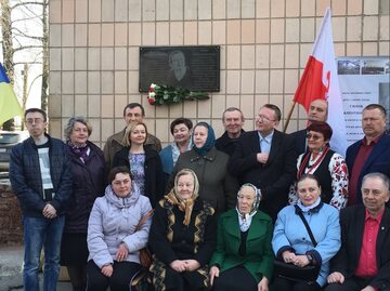 We wsi Sadowe obok Równego, rodzinnej miejscowości Anny Walentynowicz, odsłoniliśmy tablicę poświęconą jej pamięci