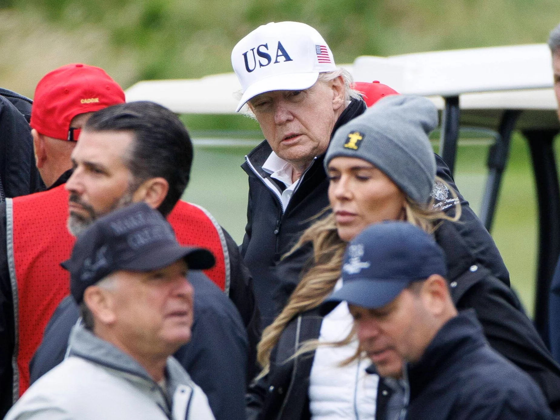 Prezydent USA Donald Trump z synem Donaldem Trumpem Jr. i jego narzeczoną Bettiną Anderson