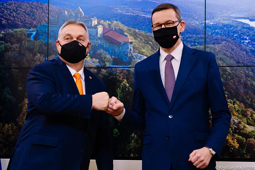 Premierzy Viktor Orban i Mateusz Morawiecki w Brukseli