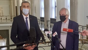 Wicemarszałek Senatu Marek Pęk i szef klubu PiS Ryszard Terlecki