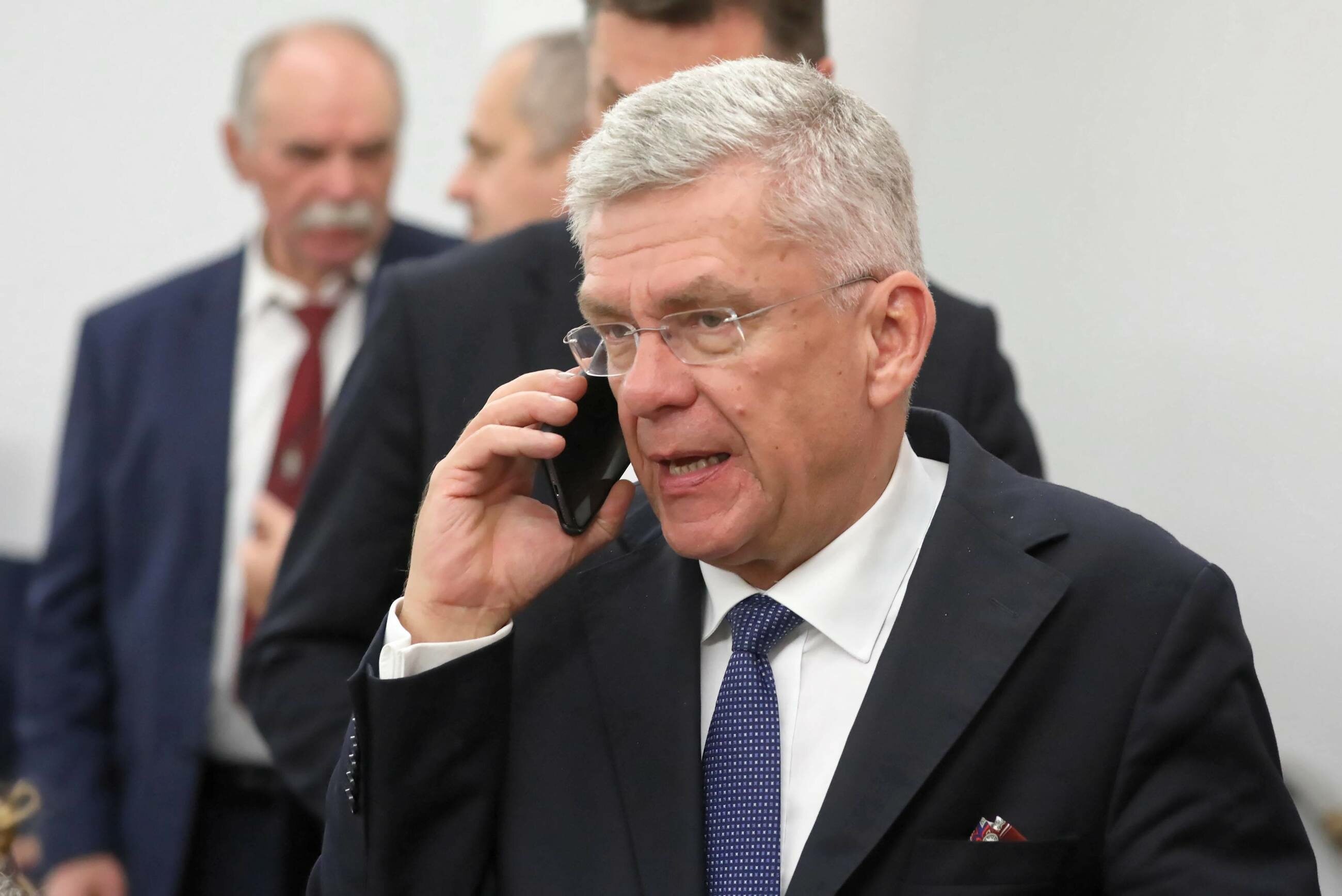 Karczewski o spotkaniach z ludźmi: Nie chcą mówić o Tusku - Vimarsana News
