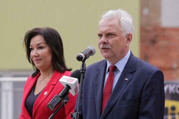 Wiceminister zdrowia Waldemar Kraska i senator PiS Małgorzata Kopiczko