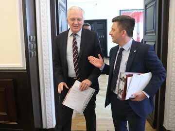 Wicepremier Jarosław Gowin i szef KPRM Michał Dworczyk