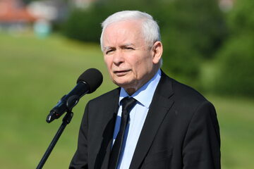 Wicepremier, prezes PiS Jarosław Kaczyński podczas konferencji prasowej