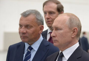 Wicepremier Rosji Jurij Borisow (L) i prezydent Rosji Władimir Putin (R).