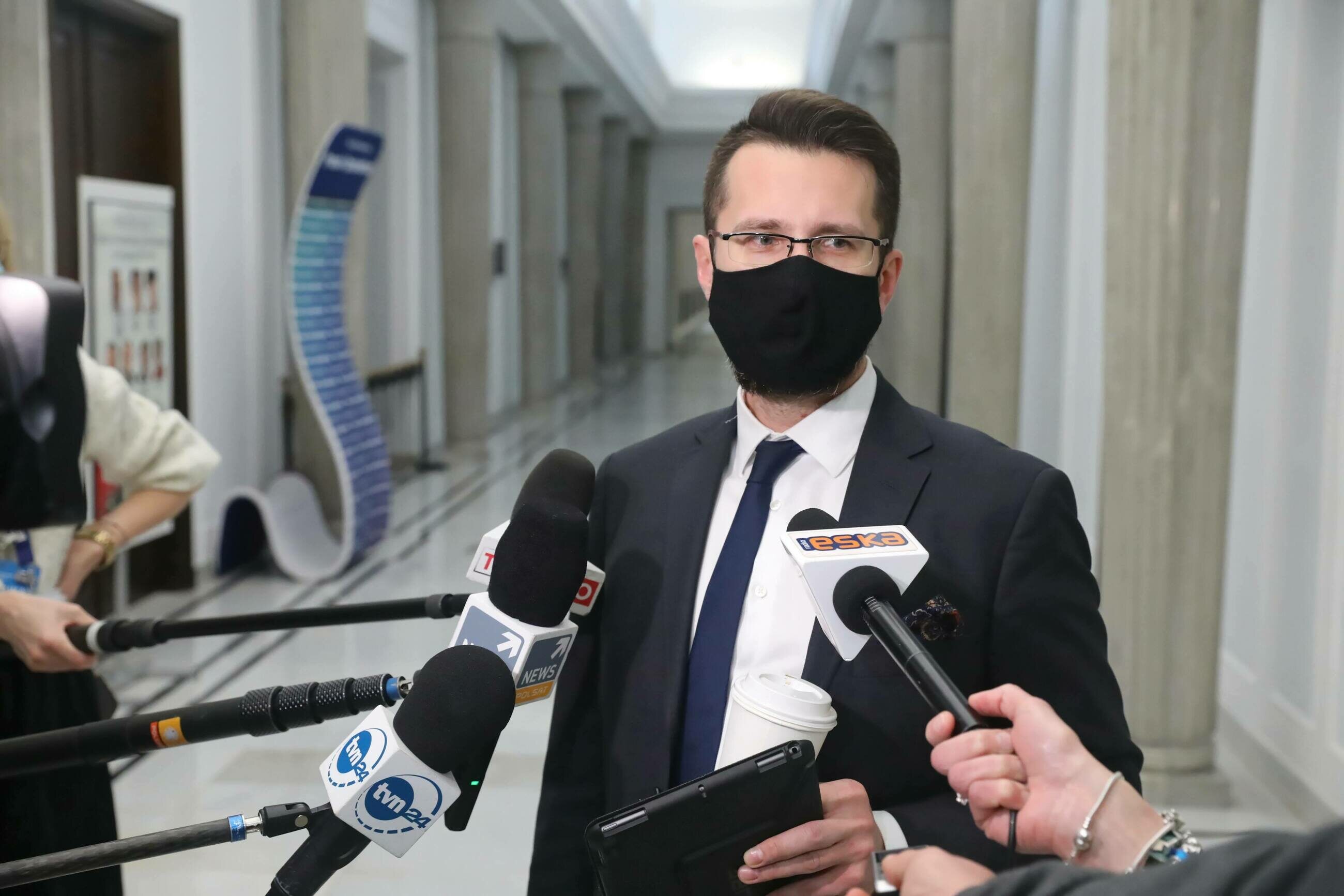 Fogiel: Nie dostrzegam różnicy między zachowaniem dziennikarzy TVP a TVN - Vimarsana News
