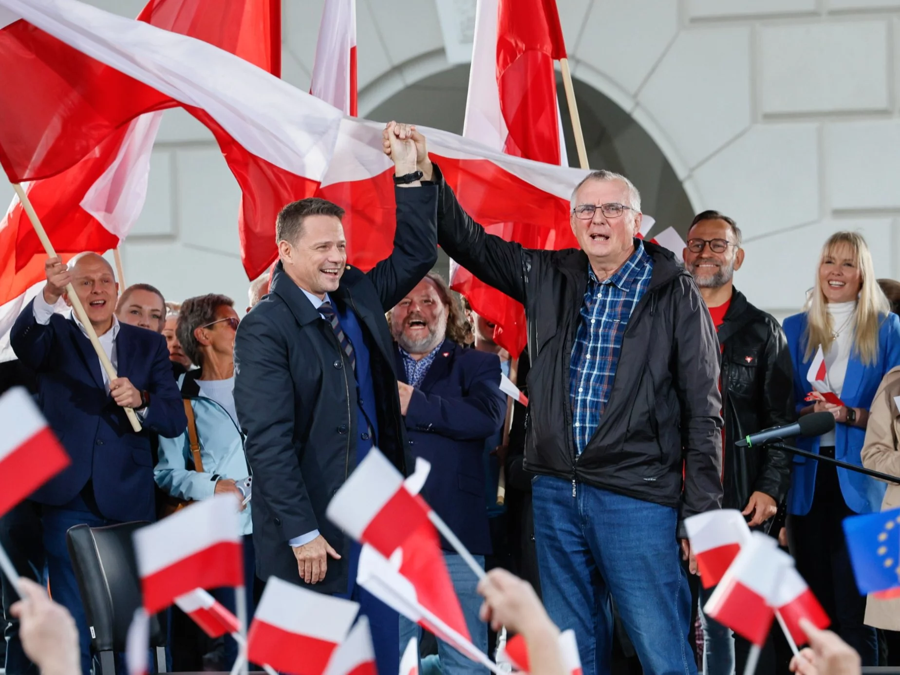 Zaskakujący gość na wiecu Trzaskowskiego. To... Karol Nawrocki