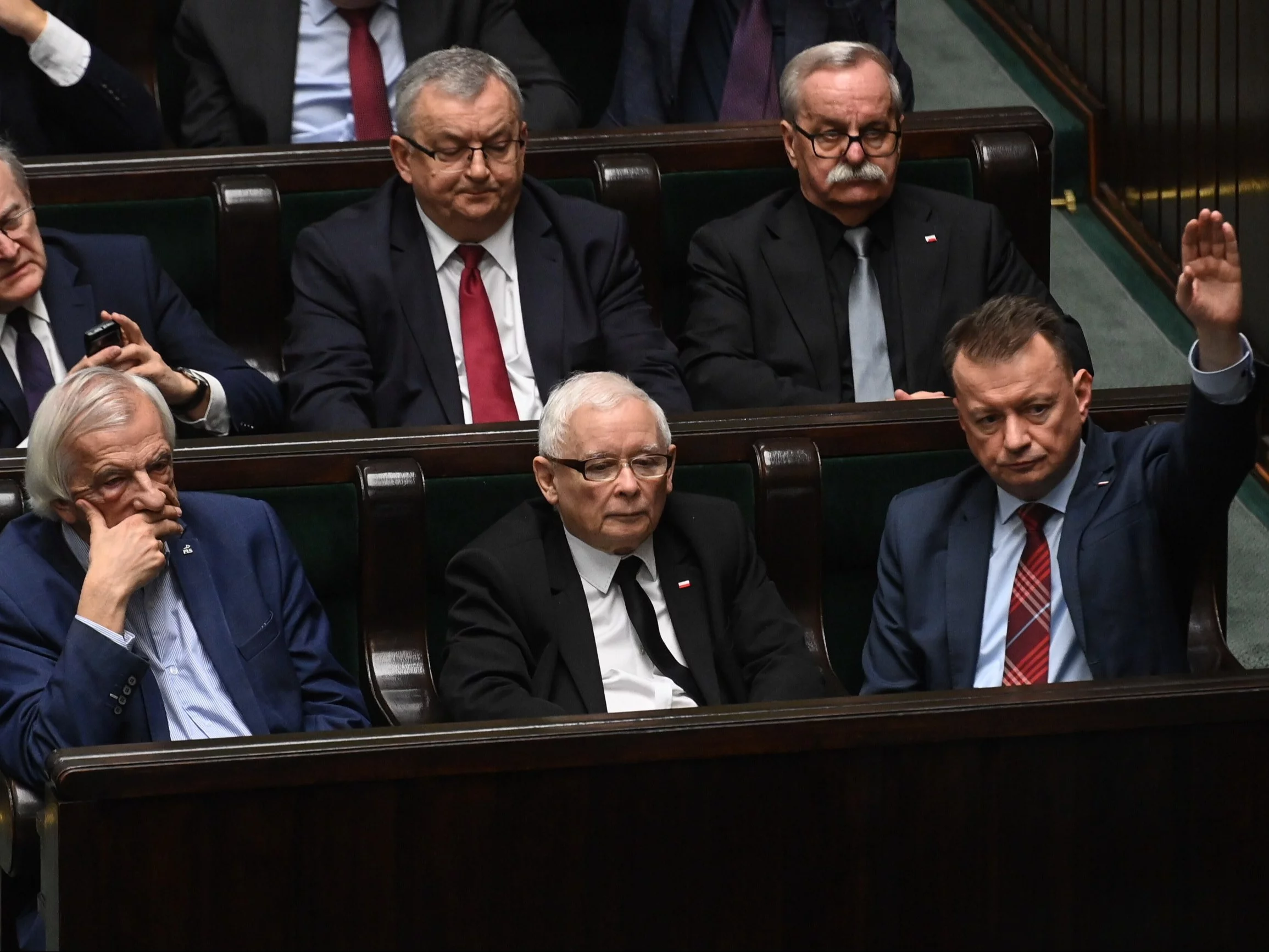 Ryszard Terlecki, Jarosław Kaczyński, Mariusz Błaszczak w Sejmie