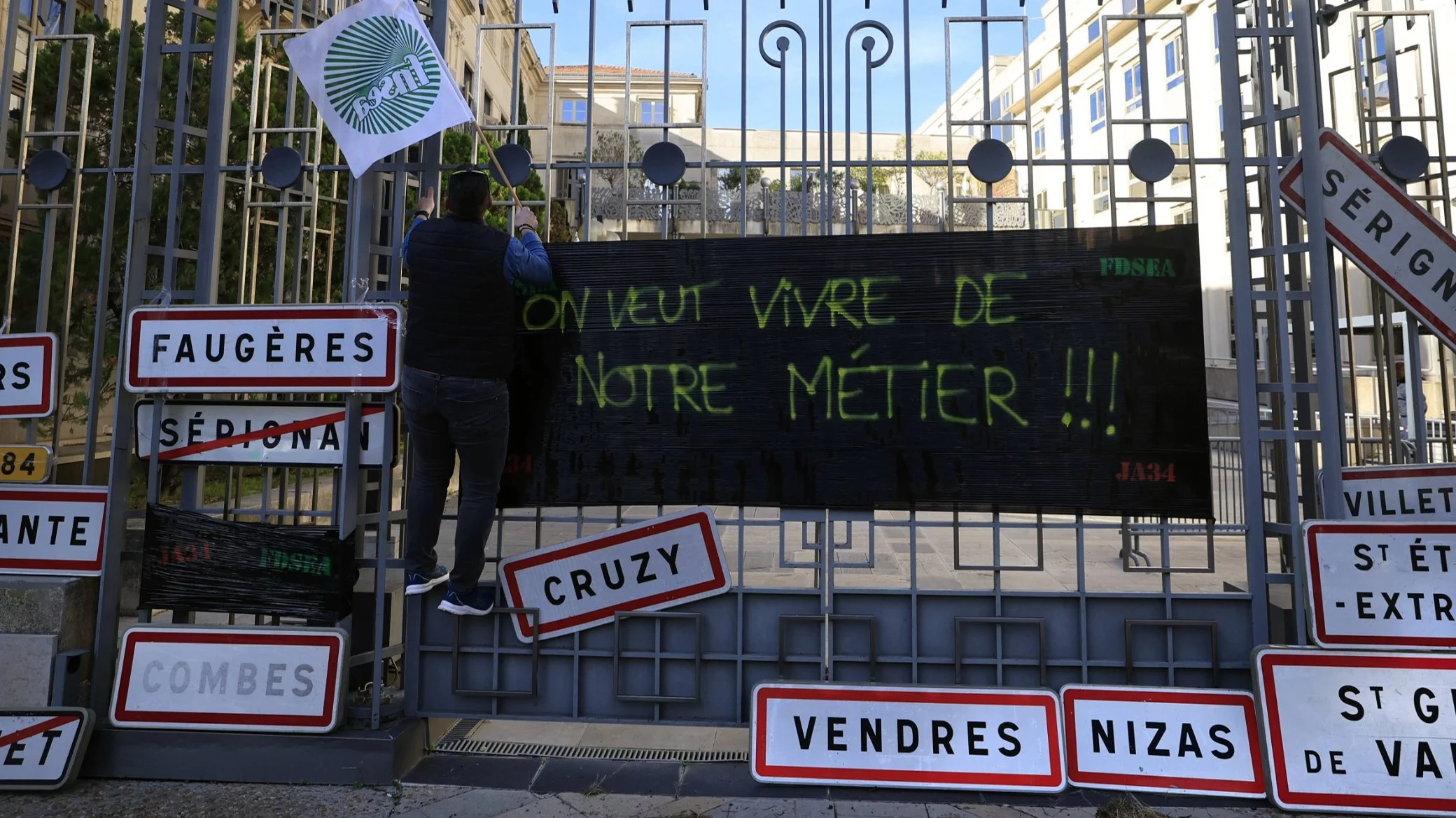 Francja. Rolnicy protestujący w w Montpellier