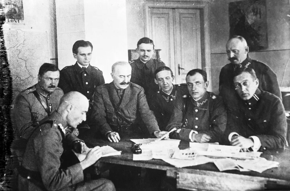 Polscy literaci - ochotnicy w czasie wojny z bolszewikami w 1920 roku
