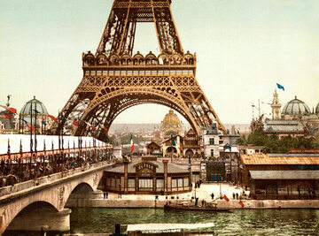 Wieża Eiffla. Historyczna, pokolorowana fotografia z Wystawy Światowej w 1900 roku