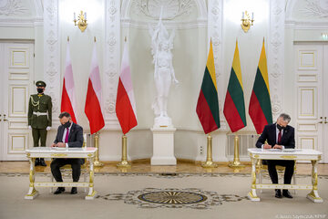 Wilno. Podpisanie deklaracji o ustanowieniu polsko-litewskiej Rady Prezydenckiej