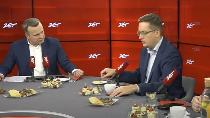 Dziennikarz Andrzej Stankiewicz i poseł Robert Winnicki w studio Radia ZET