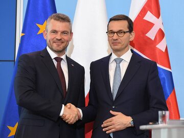 Wizyta premiera Republiki Słowackiej Petera Pellegriniego. Premier RP Mateusz Morawiecki oraz szef słowackiego rządu Peter Pellegrini podczas wspólnej konferencji prasowej, po spotkaniu w KPRM w Warszawie