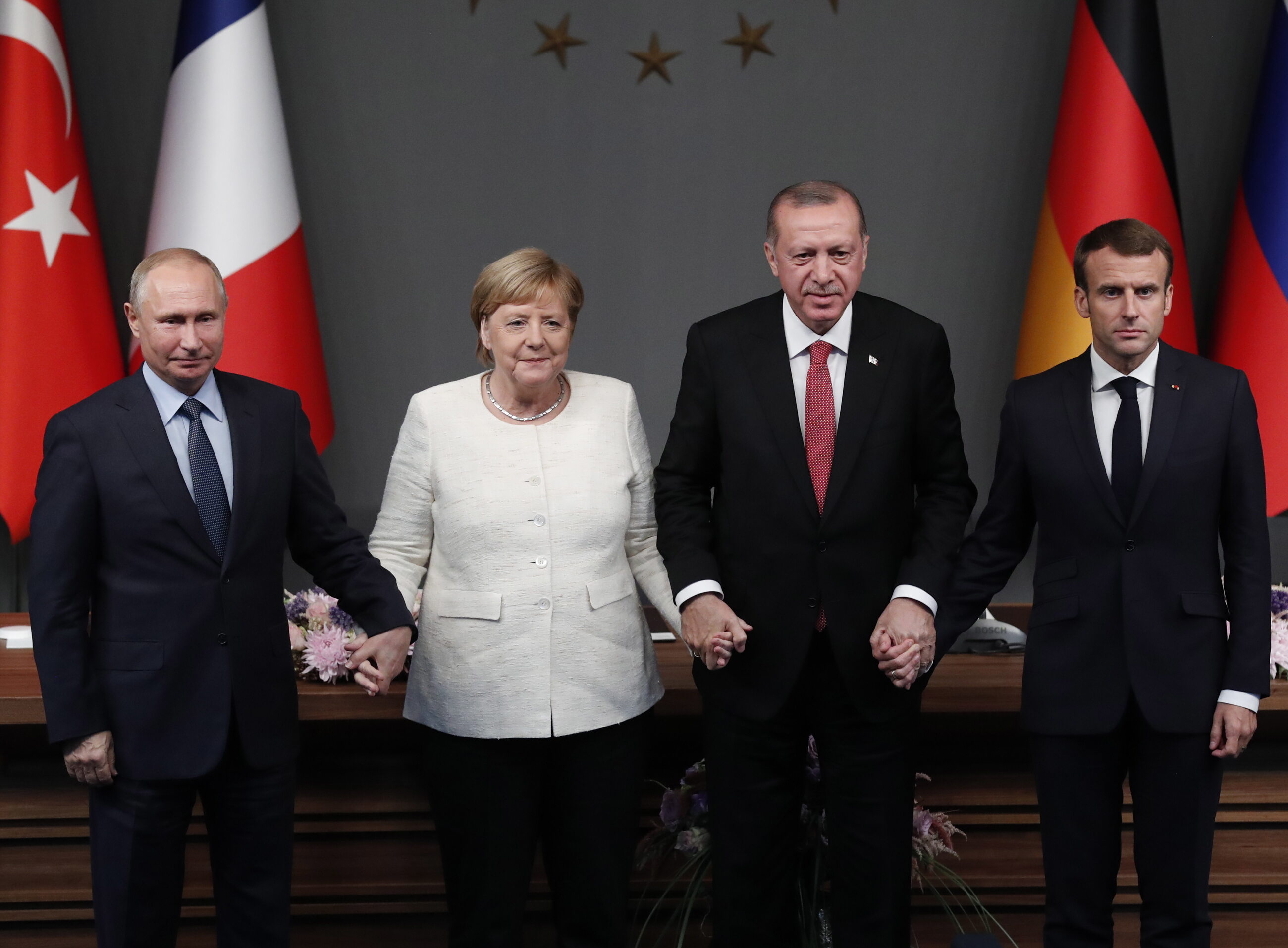 Политика в ряде европейских стран. Ангела Меркель с другими президентами.