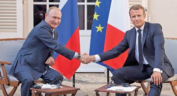 Władimir Putin i Emmanuel Macron podczas spotkania w Brégançon