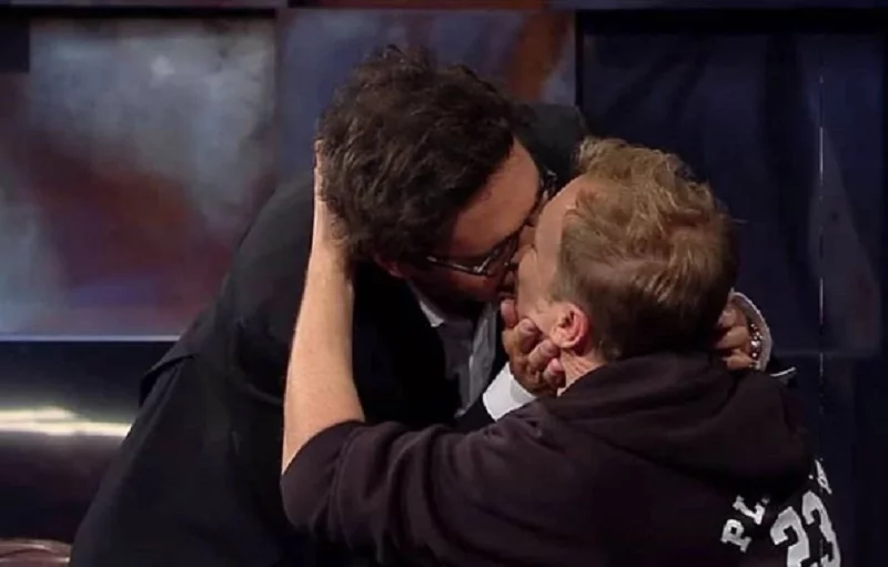 Pocałunek Wojewódzkiego i Stuhra