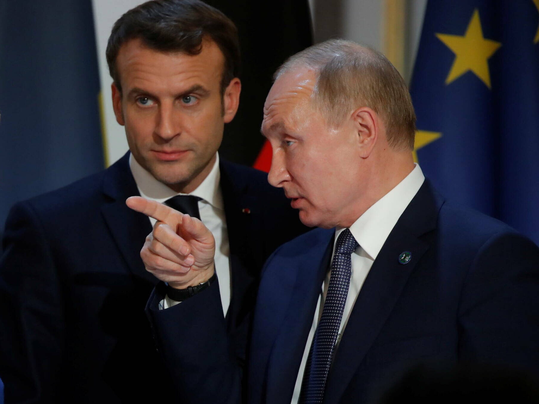 Prezydent Francji Emmanuel Macron i prezydent Rosji Władimir Putin