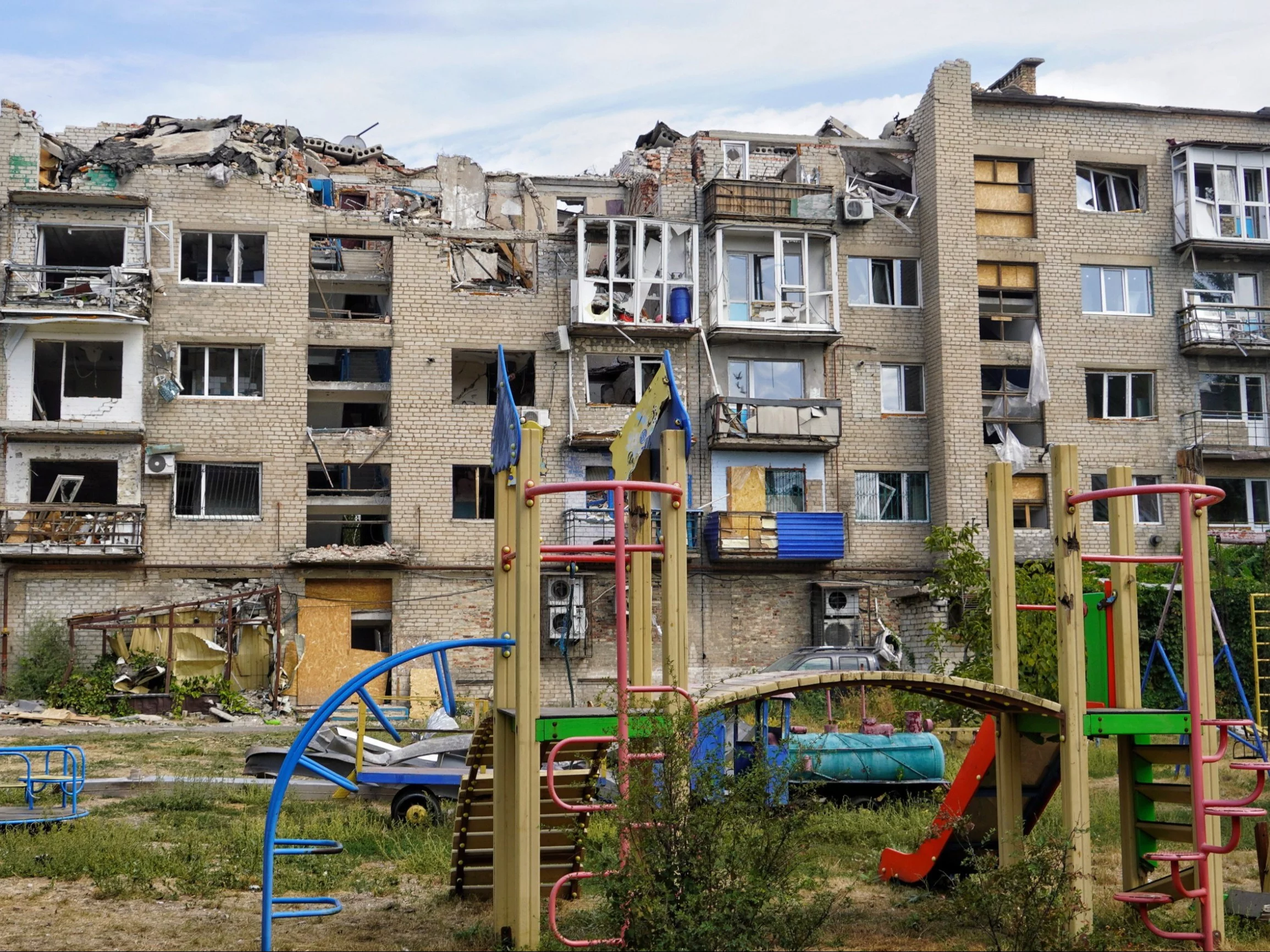 Rosyjskie grupy pojawiają się w jednym z ostatnich dużych miast Donbasu