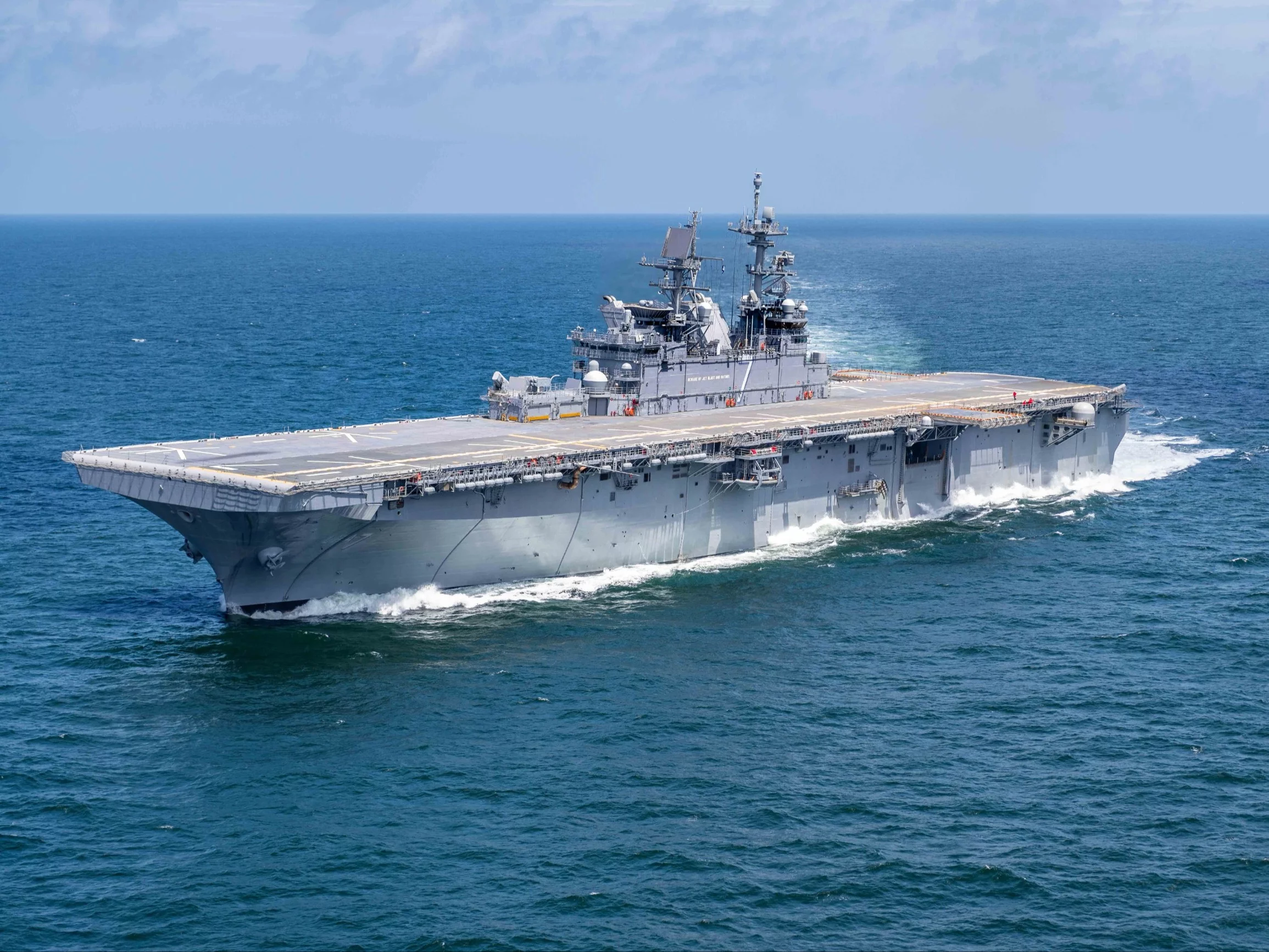 Amerykański okręt desantowy USS Tripoli