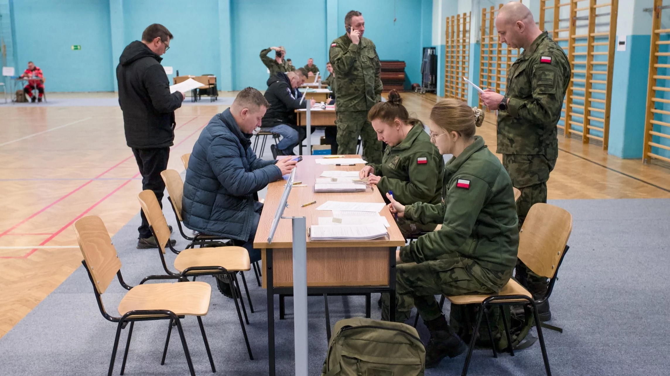Nie uciekniemy. Polacy coraz bardziej gotowi na potencjalną wojnę
